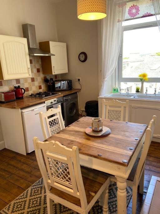 Beautiful Traditional Flat In The Center Of Largs. Zewnętrze zdjęcie